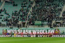 Kibice na trybunach Tarczyński Arena we Wrocławiu, mecz Śląsk Wrocław - Piast Gliwice, 06.04.2023