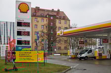 <p>Stacja Shell przy ul. Małopanewskiej</p>
<p>Ceny paliwa z 7.04.2023</p>
<ul>
<li>Pb 95 6.99 zł</li>
<li>diesel 6.81 zł</li>
<li>LPG&nbsp;3.17 zł</li>
</ul>
