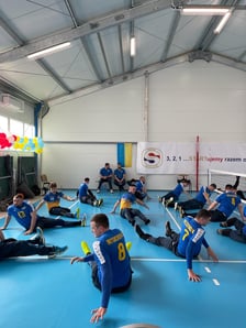 Specjalnie zaadaptowana hala sportowa. Trenują osoby z niepełnosprawnościami.