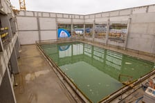 Budowa aquaparku przy ulicy Wilanowskiej, wmurowanie kamienia węgielnego i kapsuły czasu, 18.04.2023