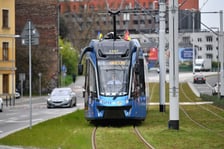 Przejazd próbny tramwaju nową trasą przez Popowice.
