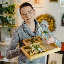 <p><strong>Tacos Locos</strong>, ul. Cybulskiego 1a.</p>
<p>Otwarte w godz. 12 &ndash; 22.</p>
<p>Zestaw nachos w wersji wege i mięsne + premierowa salsa</p>