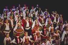 Zespół na scenie prezentuje się zjawiskowo