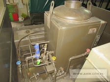 Urządzenie zasilające UZ-150/20 na przyczepie. D-46S z zespołem spalinowo-elektrycznym i wytwornicą pary. Rok produkcji:1989. Cena: 26000 zł.