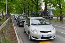 Wielka Wyspa, okolice godziny 15:00, wtorek 16 maja - ruch na trasie objazdu wprowadzonego z powodu zamknięcia skrzyżowania ul. Mickiewicza i Paderewskiego.