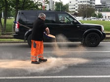 Na placu Społecznym tworzą się duże korki. Zobacz co się stało.