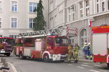 <p>Straż pożarna przed Centrum Obsługi Mieszkańca przy ul. Zapolskiej&nbsp;</p>