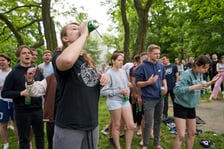 <p>Juwenalia 2023: Spartakiada na Wittigowie. Bieg przez dmuchany zamek zaczynał się od wypinia piwa</p>