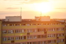 Panorama Wrocławia. Zdjęcie z 13 piętra budynku w centrum miasta.