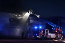 Pożar na Brucknera. W akcji brało udział 9 jednostek straży pożarnej.