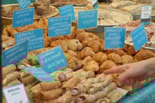 <p>Tłumy na Festiwalu Azjatyckim, Festiwalu Smak&oacute;w Świata i Festiwalu Piwa, Wina i Trunk&oacute;w Rzemieślniczych na placu Nowy Targ</p>