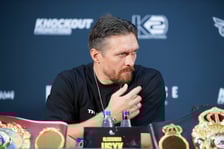 Aleksander Usyk podczas konferencji prasowej w Warszawie