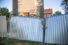 Wieża ciśnień z ulicy Berenta na osiedlu Karłowice została ponownie wystawiona na sprzedaż