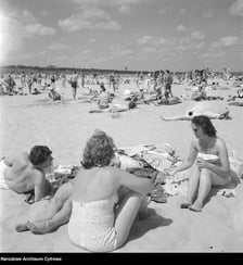 Wakacje w PRL-u, 1958 rok, plaża