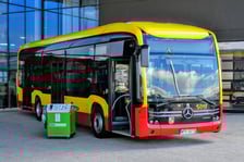 Prezentacja Mercedsesa-Benz eCitaro podczas podpisywania umowy na zakup w marcu minionego roku.