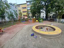 <p>Te miejsca z Wrocławia zakwalifikowały się do konkursu ,,Modernizacja Roku &amp; Budowa XXI w.'' Na zdjęciu znajduje się podw&oacute;rko w centrum miasta, położone jest w kwartale między:&nbsp;pl. Nowy Targ, ul. Kotlarską, ul. Łaciarską i ul. Nożowniczą.</p>