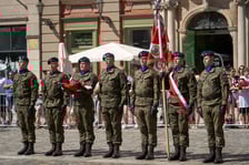 <p>Uroczystości Święta Wojska Polskiego na wrocławskim rynku</p>