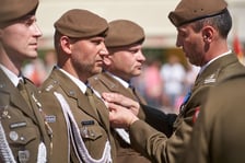 <p>Uroczystości Święta Wojska Polskiego na wrocławskim rynku</p>