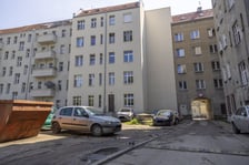 podwórko przy ulicy Nowowiejskiej 18-32