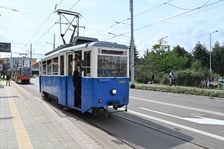 Trasą na Nowy Dwór paradowały zabytkowe tramwaje i autobusy. Pojazdy MPK i KSTM z wrocławianami na pokładach przemierzyły TAT od Dworca Świebodzkiego do nowej pętli przy ul. Rogowskiej.