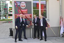 <p>Od lewej: wiceprezydent Wrocławia Jakub Mazur,&nbsp;prof. dr hab. inż. Tadeusz Więckowski (Wydział Informatyki i Telekomunikacji PWr),&nbsp;prof. dr hab. inż. Arkadiusz W&oacute;js (rektor PWr), prof. Dariusz Jagielski, kardiolog (p. o. dziekana Wydziału Medycznego PWr)&nbsp;&nbsp;</p>