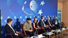 "Rola społeczności międzynarodowej w odbudowie Ukrainy" - panel dyskusyjny podczas XXXII Forum Ekonomicznego w Karpaczu.