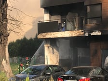 <p>Pożar elewacji kamienicy na rogu ulic Pułaskiego i Komuny Paryskiej</p>