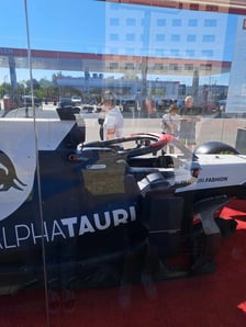 Bolid AlphaTauri jwe Wrocławiu