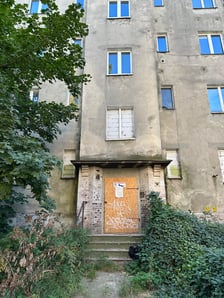 Budynek przy ulicy Wilczej, w którym po gruntownym remoncie znajdować się będą mieszkania komunalne