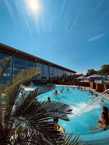 <p>Aquapark we Wrocławiu to wciąż jedna z największych atrakcji. Tego lata skorzystało z niej blisko 650 tys. os&oacute;b</p>