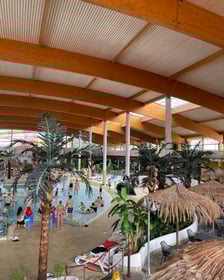 <p>Aquapark we Wrocławiu to wciąż jedna z największych atrakcji. Tego lata skorzystało z niej blisko 650 tys. os&oacute;b</p>