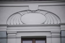 Uroczyste odsłonięcie tablicy pamiątkowej na wyremontowanym budynku należącym kiedyś do fabryki Otto Beckmann