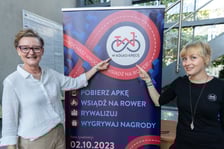 <p>Monika Kozłowska-Święconek i Urszula Jagielnicka, spotkanie o akcji "W k&oacute;łko kręcę" w urzędzie miejskim, 28 września 2023</p>