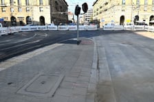Skrzyżowanie ulic Piłsudskiego i Świdnickiej. Remont torowiska już prawie skończony.