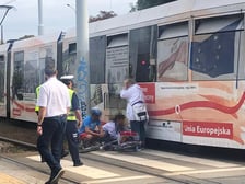 Wypadek na Pułaskiego. Nie jeżdżą tramwaje. Są objazdy i komunikacja zastępcza