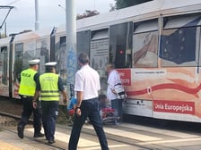 Wypadek na Pułaskiego. Nie jeżdżą tramwaje. Są objazdy i komunikacja zastępcza