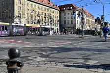 Skrzyżowanie Powstańców Śląskich ze Świdnicką po remoncie torowiska.