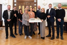 <p>Spotkanie w gabinecie prezydenta Wrocławia Jacka Sutryka z osobami zaangażowanymi w budowę Interwencyjnego Ośrodka Preadopcyjnego na Stabłowicach</p>