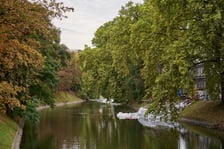 Fosa miejska i okolice, miejsce po Kładce św. Antoniego, październik 2023