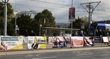 <p>Materiały wyborcze w przestrzeni miejskiej dzień po wyborach&nbsp;&nbsp;</p>
