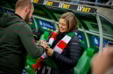 Oświadczyny na stadionie we Wrocławiu