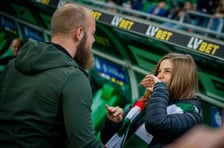 Oświadczyny na stadionie we Wrocławiu