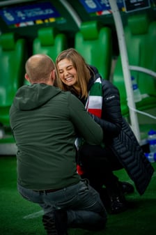 Oświadczyny na stadionie we Wrocławiu