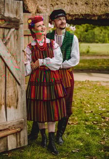 <p>Zdjęcia członk&oacute;w Studenckiego Zespołu Pieśni i Tańca "Kalina" do kalendarza na 2023 rok</p>