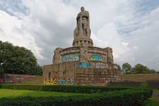 Pomnik Bismarcka w Hamburgu autorstwa Lederera