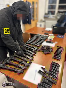 Znaleziony przez policję arsenał broni