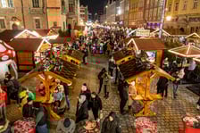 Iluminacja na przy Jarmarku Bożonarodzeniowym