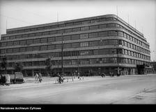 <p>Wrocław tuż po II wojnie światowej. Lata 1945-1948. Budynek obecnej Renomy.</p>