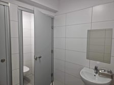<p>Przebudowany i wyremontowany blok sportowy w XVIII LO im. Bolesława Krzywoustego przy ul. Zaporoskiej</p>