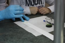<p>Zajęcia w laboratoriach podczas Nocy Biolog&oacute;w</p>